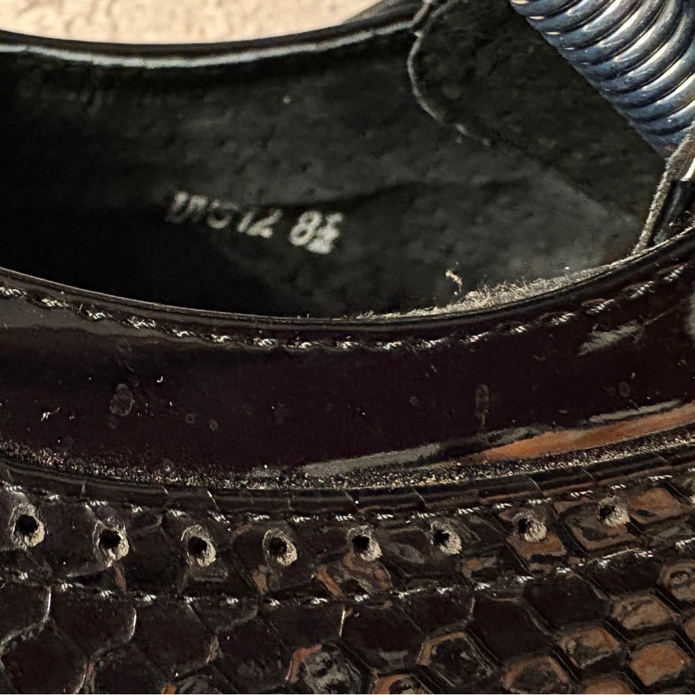 UV Signature Men’s Black Dress Shoes, Size 8.5 - Picture 5 of 6